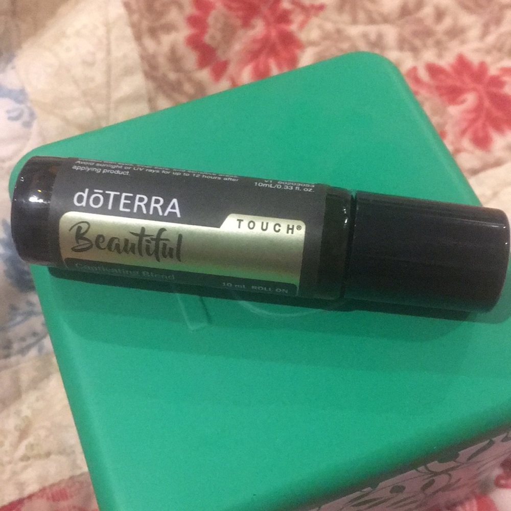 DoTERRA Beautiful Touch roll on